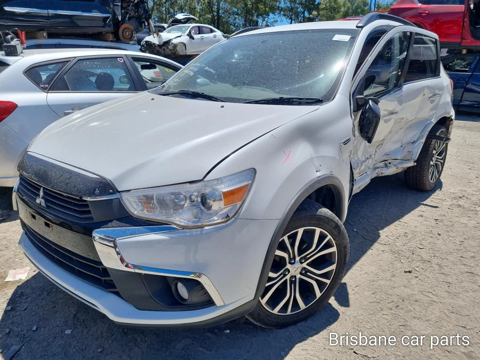 MITSUBISHI ASX 2014-2019 RIGHT HEADLAMP Station Wagon - image 4 of 4