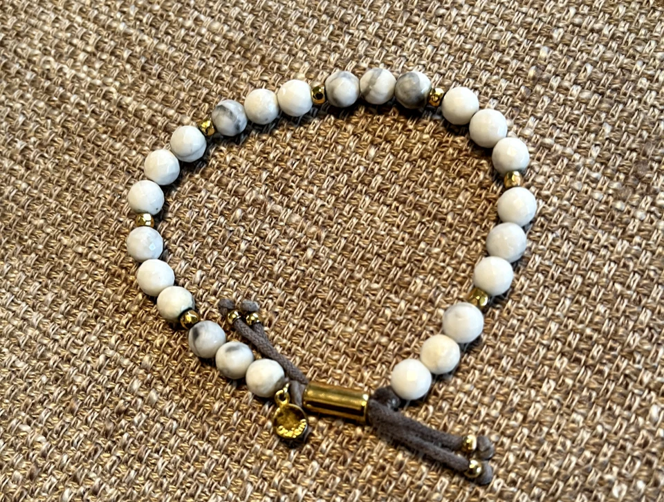 Gorjana Howlite Chapado en Oro Blanco Pulsera Cuentas Ajustable Foto 2 de 4