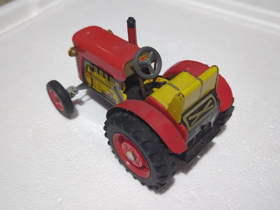 Vintage ZETOR Wind-up Tin Toy Farm Tractor - Czech Rep. KOVAP - No Trailer NB - Image 4 of 4