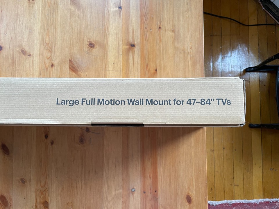 Best Buy essentials Full Motion TV Wall Mount for 4784" TVs Black