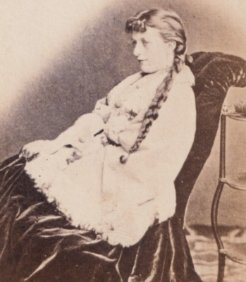 Victorian CDV Photo Actress Hedwig Raabe Long Plaited Hair Hirsch Berlin Germany