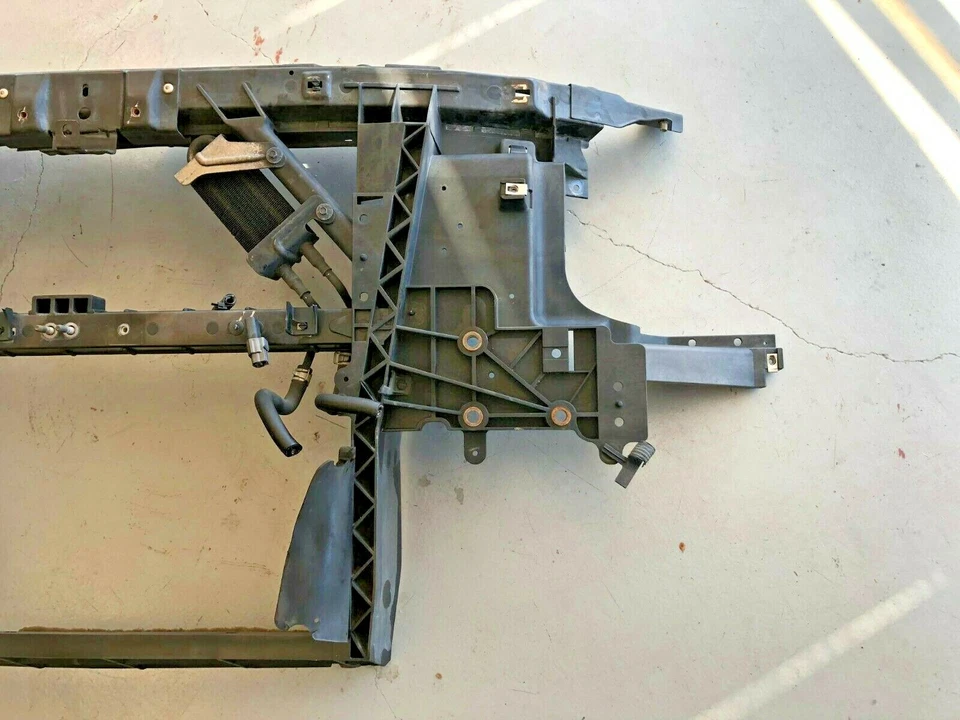 Опора радиатора в сборе для Nissan Armada/Titan 5,6 л 2005-2009 годов выпуска 625007S000 от оригинального производителя - Изображение 2 из 4