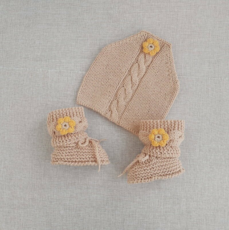 hand knitted baby girl coming home outfit,newborn flowers hat, Ukraine knitting image 6