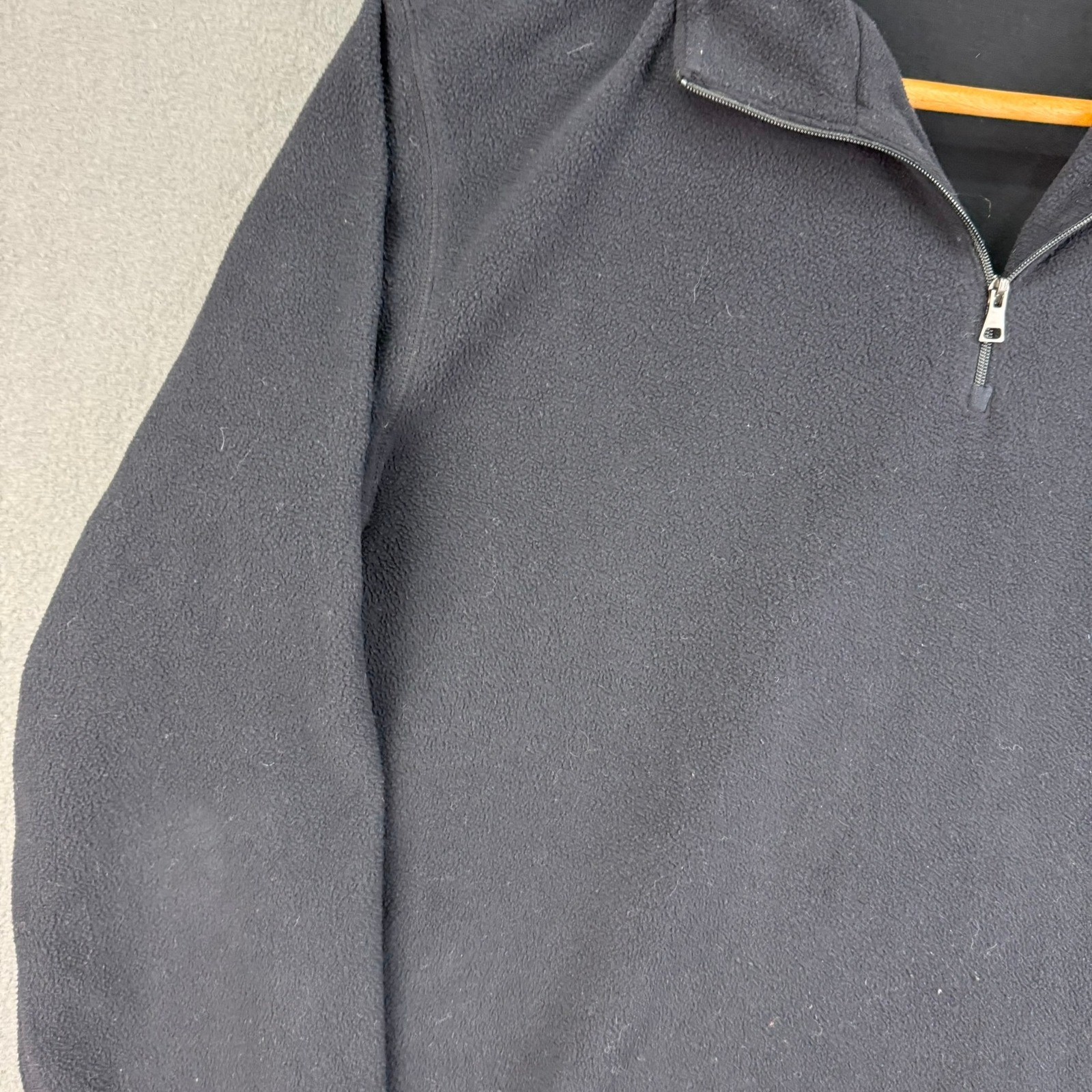 Uniqlo Pullover Men's Size M Black Heattech Fleece 1/4 Zip Long Sleeve Top