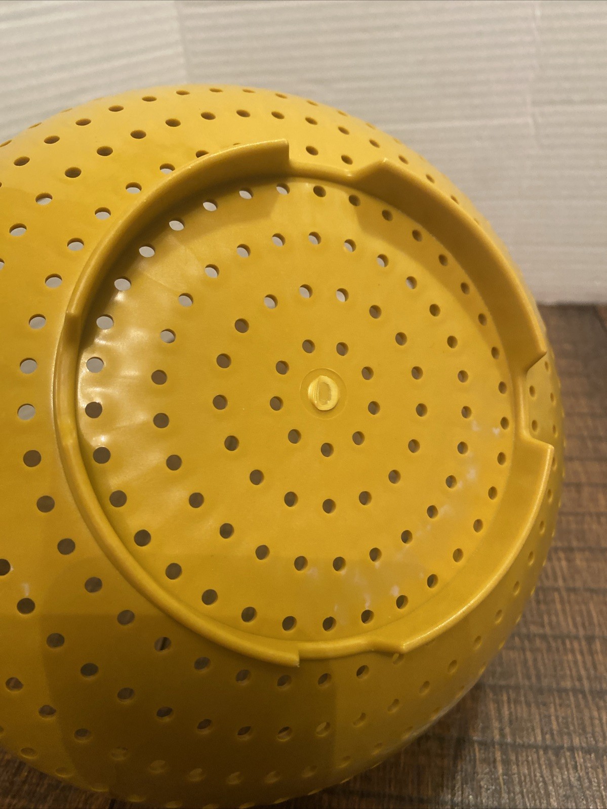 Vintage Harvest Gold 70s Hard Plastic Colander/Strainer