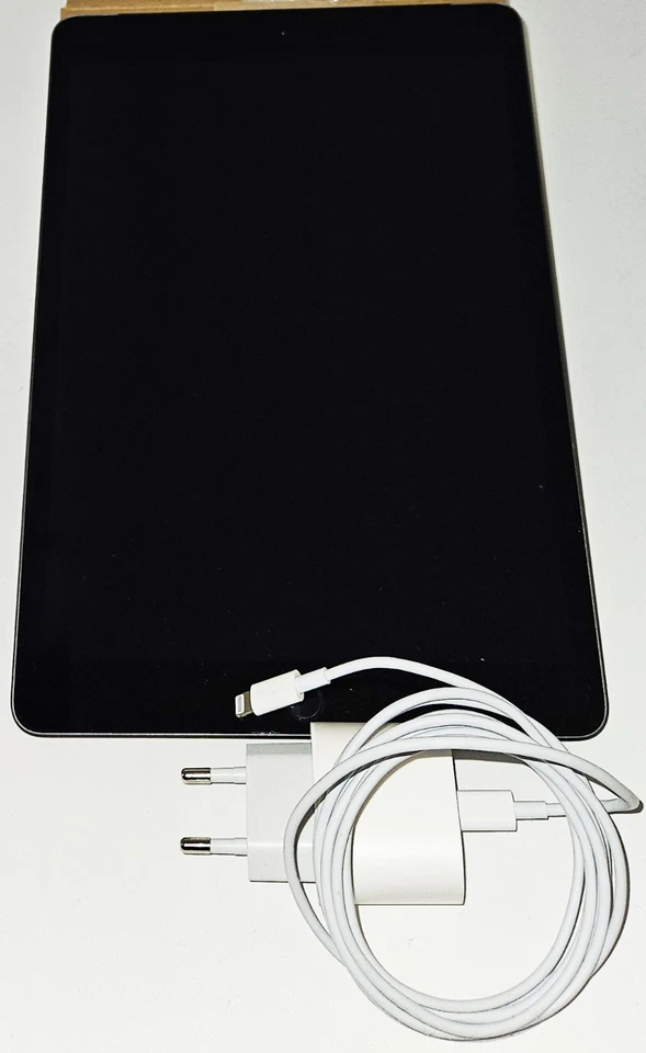 Apple iPad (7th generation) · 32GB · Cellular, Foto 1 von 2