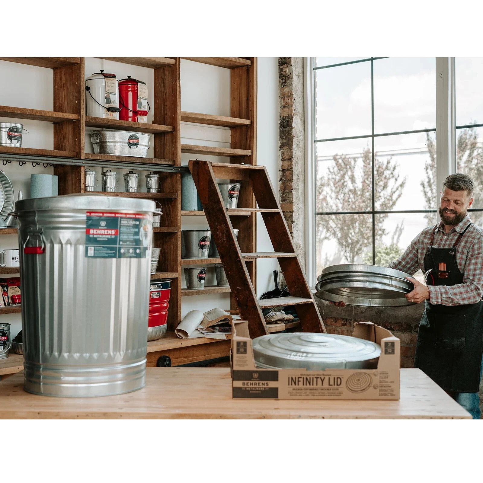 31 Gal. Galvanized Steel Round Metal Household Trash Can with Lid- New