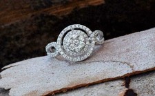 Pretty Halo Style With 2.8CT White Round Cut Simulated Shiny Sapphire Women Ring