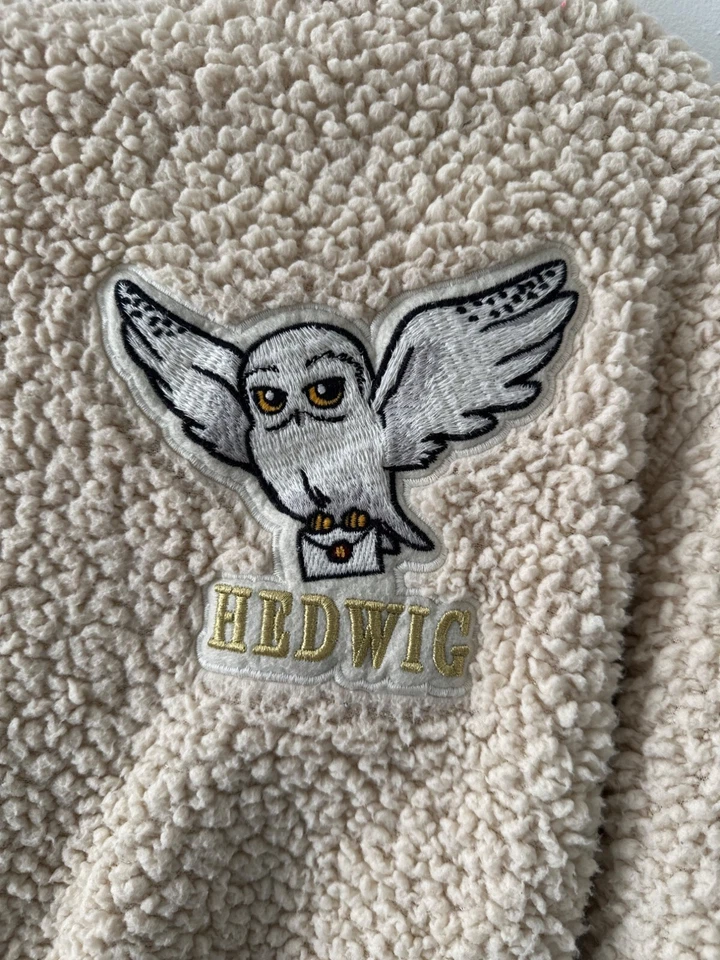Suéter pulôver Harry Potter X H&M Hedwig creme Sherpa juvenil 12-14Y 100% poliéster - Imagem 2 de 4