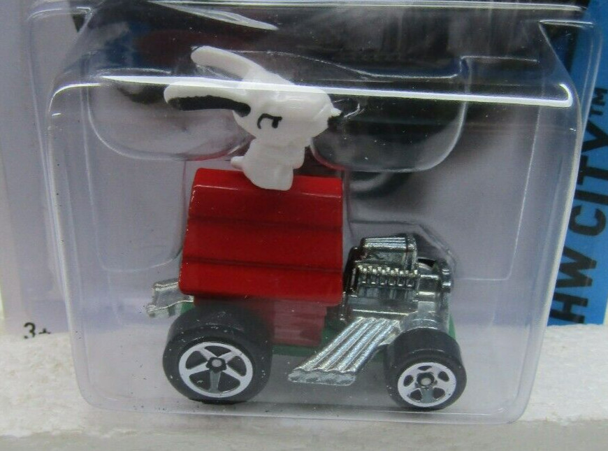 Hot Wheels 2014 Snoopy #88/250