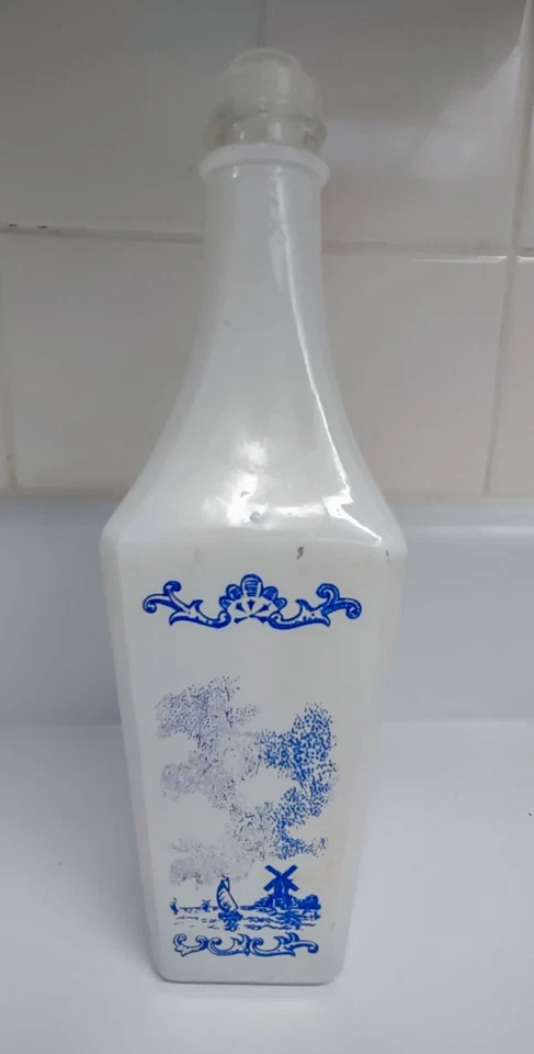 Vandermint Delft Blue on White Vinegar Or Oil Bottle - Image 2 of 3