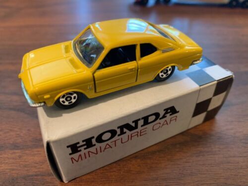 VINTAGE TOMICA 1977 TOMY VOLKS WAGEN 1200 LSE No. F20 YELLOW VW