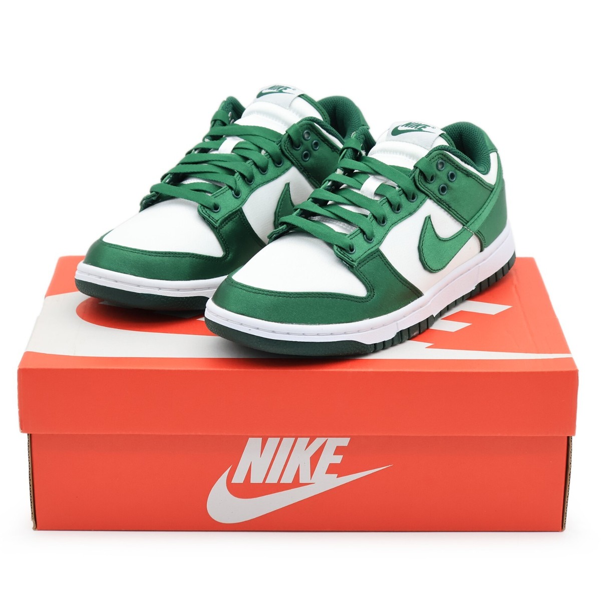 DX5931-100 Nike Dunk Low Michigan State Satin Team Forrest DX5931-100 Nike Dunk Low Michigan State Satin Team Forrest