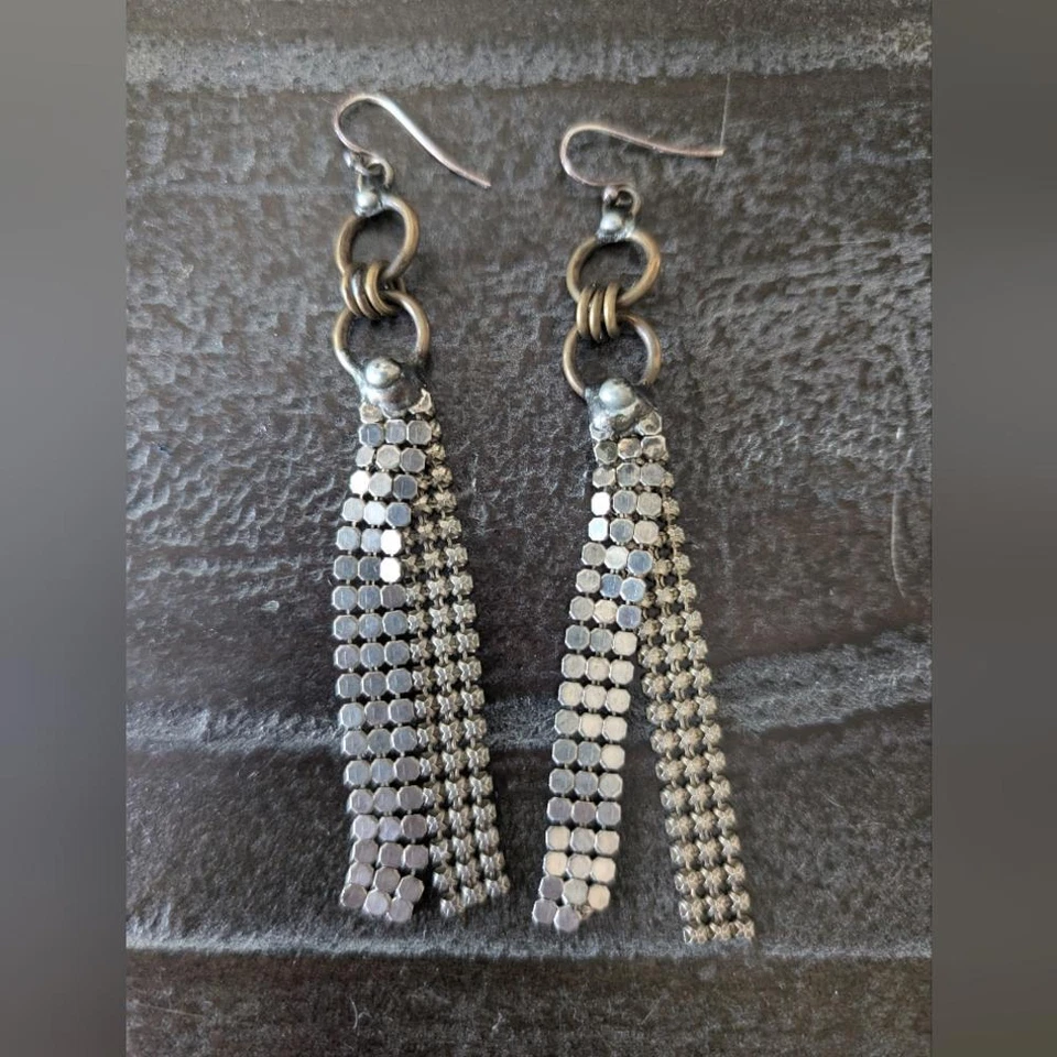 Pendientes Mikal Winn Free People de malla de metal y plata mezclados Foto 2 de 3