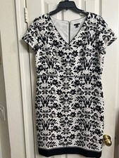 Excellent Condition Ann Taylor Women’s Black & White  Knee High Dress Size 12