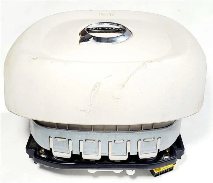 Wheel Air Bag Scratches PN 31663013 OEM 2023 Volvo S90 - Image 4 of 4