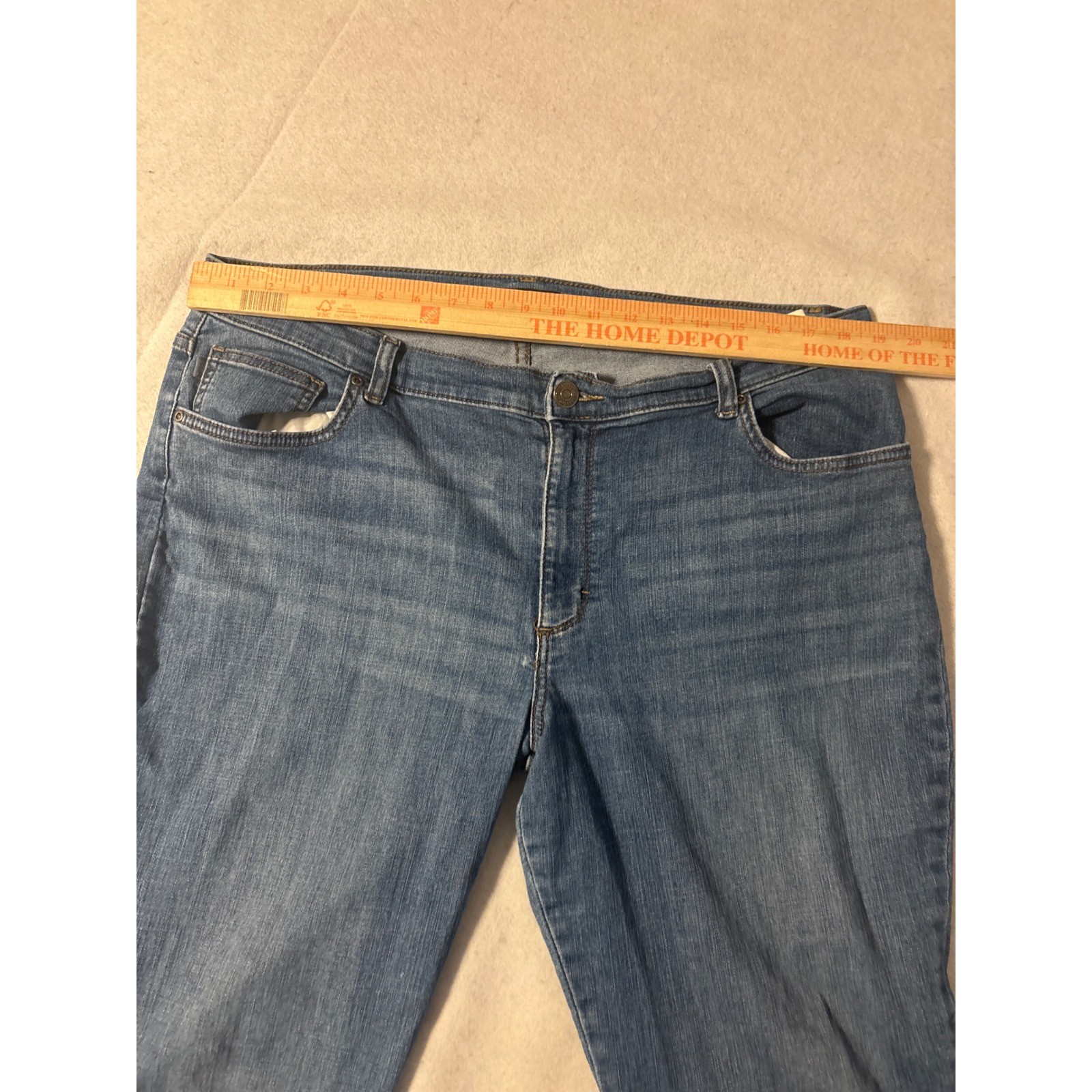 Lee Straight Leg Jeans Womens 18 Medium Wash Blue Denim Mid Rise Classic 38x28 thumbnail 7