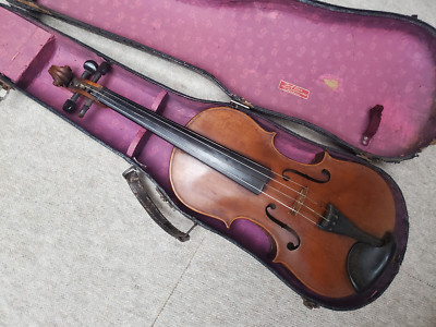 Very old 4/4 Violin  violon! ''Stradiuarius'' with deeply flamed back!