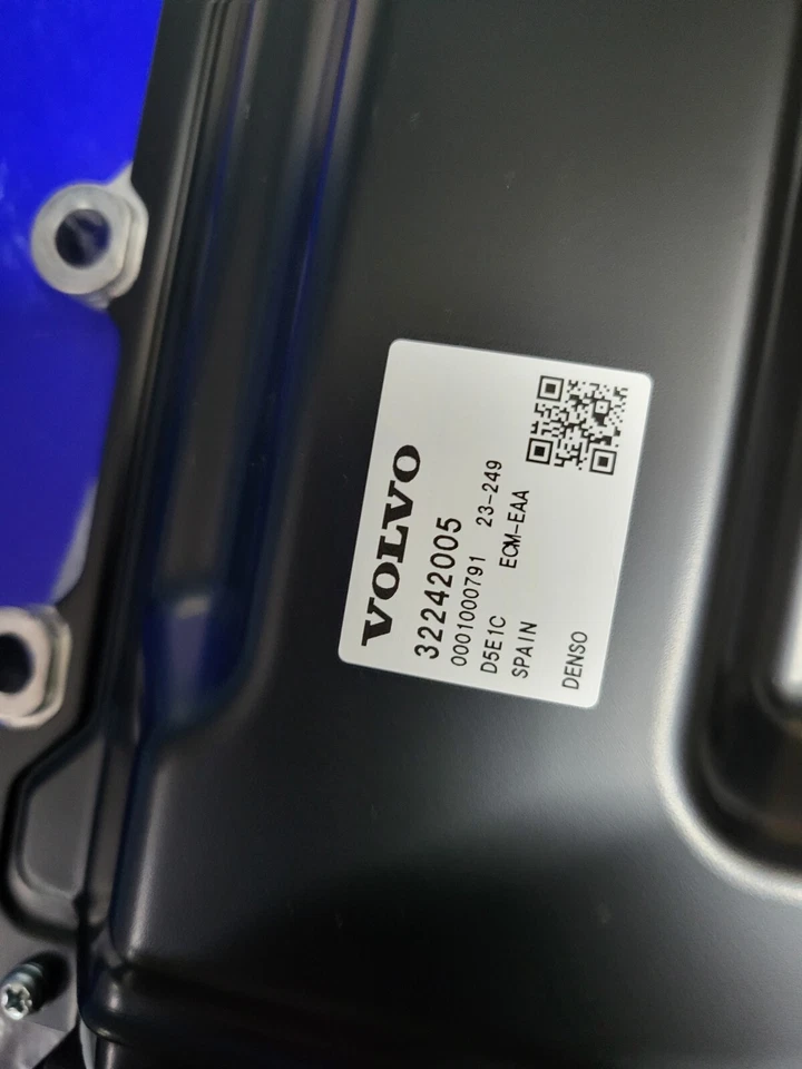 GENUINE NEW VOLVO V90 S90 XC60 XC40 2016 - 20 2.0 D ENGINE ECU 32242005 36012818 - Image 2 of 3