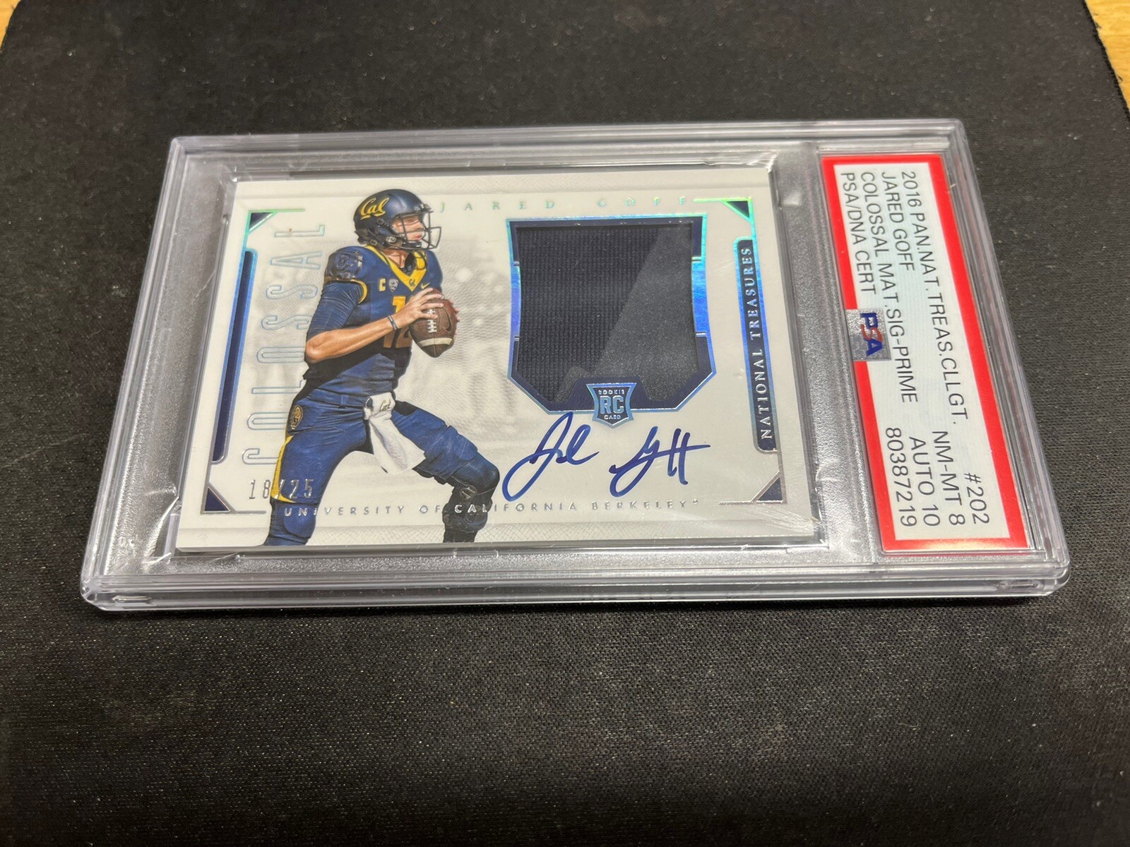 Jared Goff Panini National Treasures Collegiate #202 Colossal Material Signature-Prime