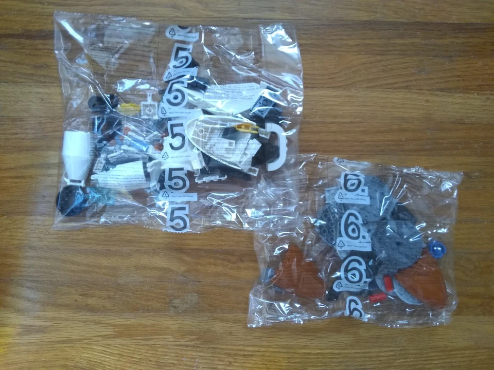 LEGO CITY - Spaceport (60080) - NEW & Retired, NO BOX - Image 4 of 4