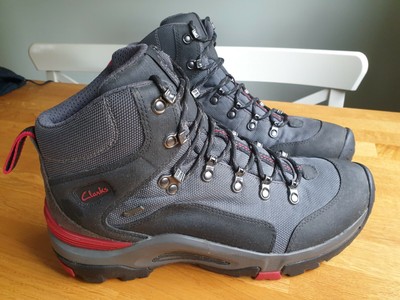 walking boots size 10