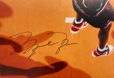 Michael Jordan サイン入り写真 Rare 1997-98 SP Authentic Michael Jordan Autograph Being Sold