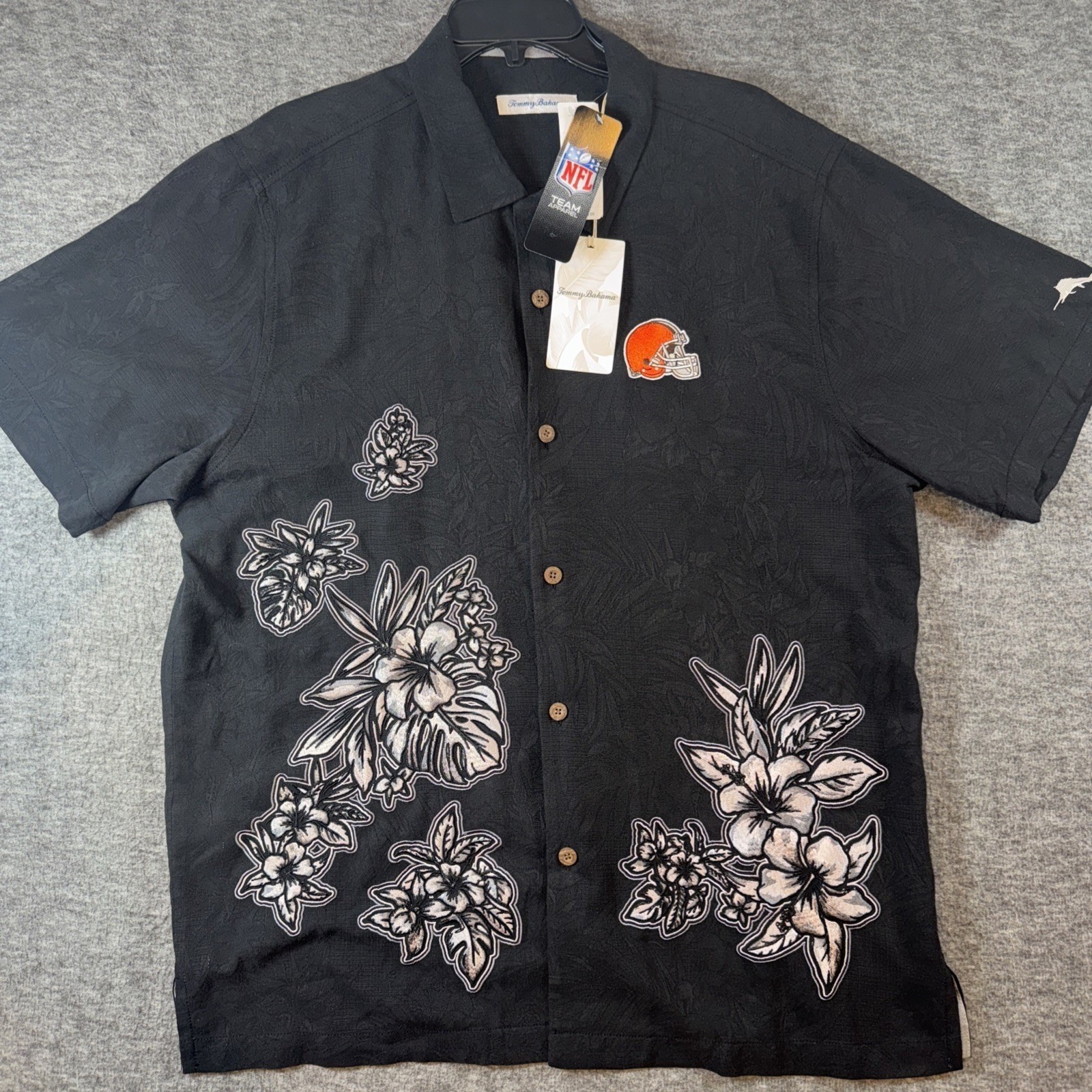 Cleveland Browns Tommy Bahama Men 100percent Silk Camp Hawaiian Shirt Sz M NEW $188 image 2