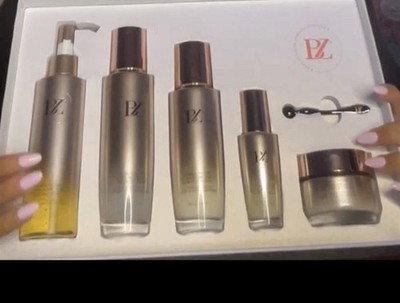 Below Zero Hyaluronic Acid Hydrating Skin Care Set Cream Serum Lotion Face