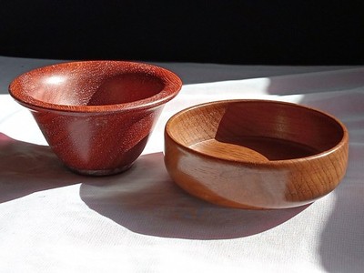 2 handgefertigte handgedrechselte Schalen / Schalen afrikanisches Nussbaumholz + Padaukholz 2002