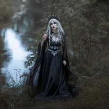 Gothic Wedding Dresses Retro Black Fantasy Bridal Dress with Long Sleeves