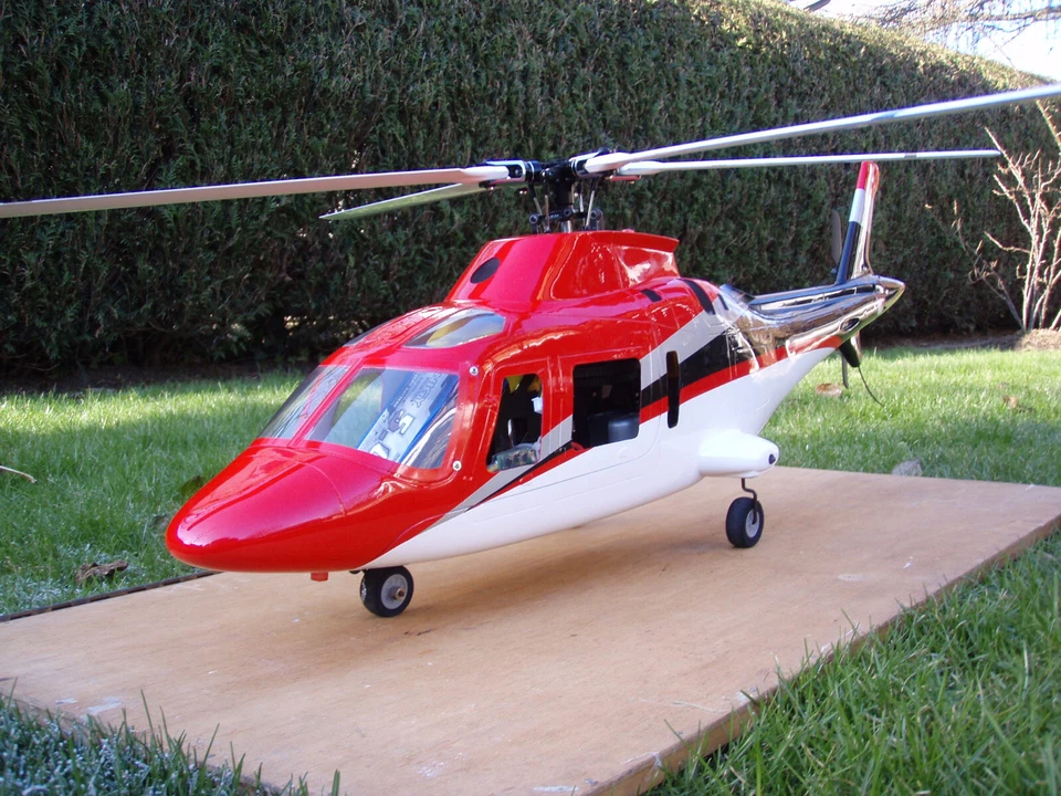 Agusta A-109 / 500er Mechanik/4Blattrotorkopf -Flugfertig - Bild 4 von 4