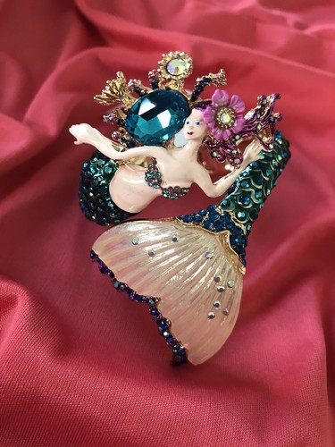 Brazalete con bisagras Betsey Johnson Festival Sirena iridiscente - Imagen 6 de 6