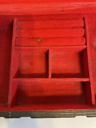 Vintage Wooden Jewelry Box Gothic Medieval Style Made in Taiwan 10.5”x7”x3.5” - Picture 10 of 13