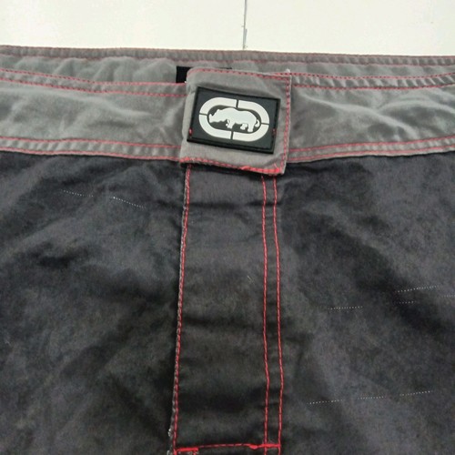 Ecko Unlimited MMA Shorts Size 38 100% Polyester Rhino Big Wings Spell Out READ! - Picture 5 of 17