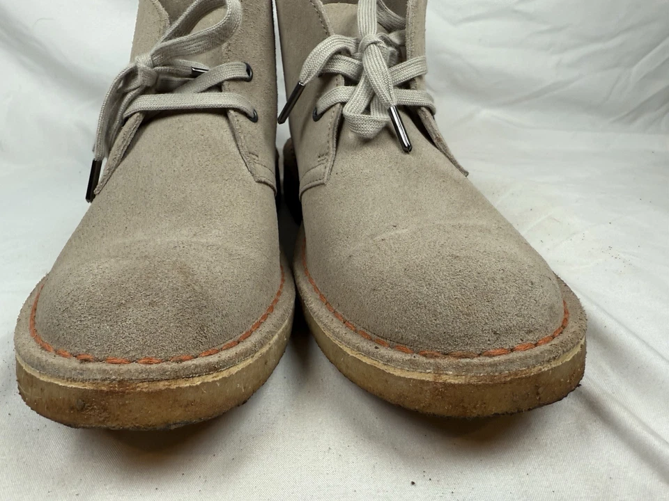 CLARKS Bushacre Desert Suede Sand Beige Chukka Boot 13713 WOMENS 9.5M 42 Shoes - Image 4 of 4