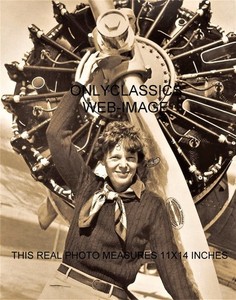 1935 AVIATRIX AMELIA EARHART 11x14 PHOTO POSING WITH HISTORIC AIRPLANE AVIATION