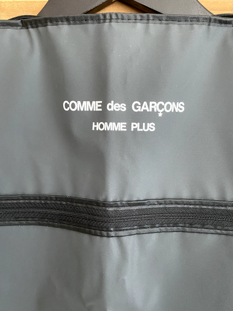 CDG COMME des GARCONS HOMME PLUS suit garment cover bag CDG COMME des GARCONS HOMME PLUS suit garment cover bag