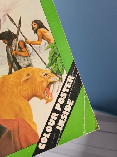 Doctor Who Discovers Early Man. 1977 Target. With Poster - Picture 3 of 17