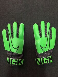 nike goalkeeper gloves size 6