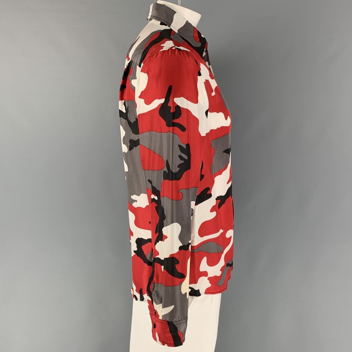 SUPREME SS 19 Collection Size M Red Grey Camouflage Silk