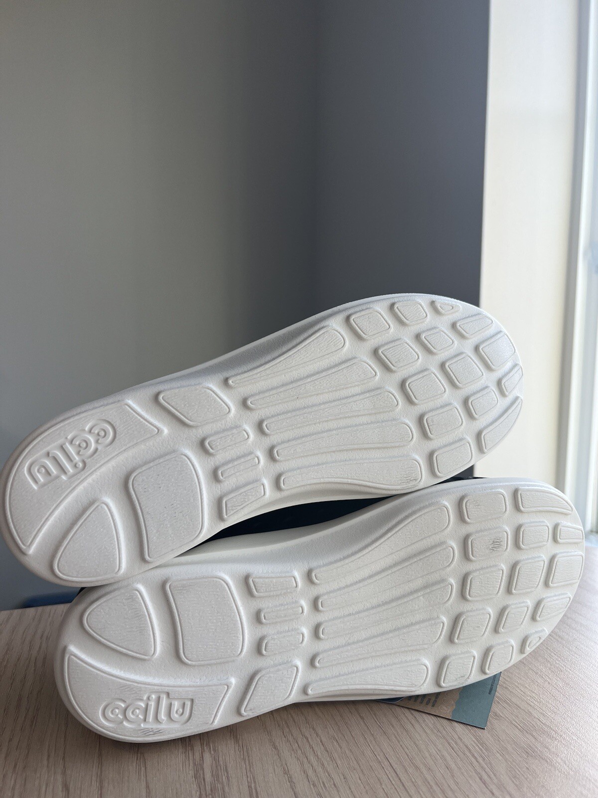 Ccilu Intuition Winni Women's Clogs - Size 8