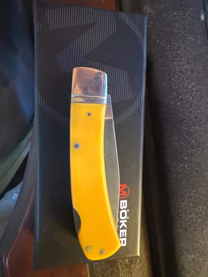 CUCHILLO BÖKER AMARILLO LOCKBACK Foto 2 de 4