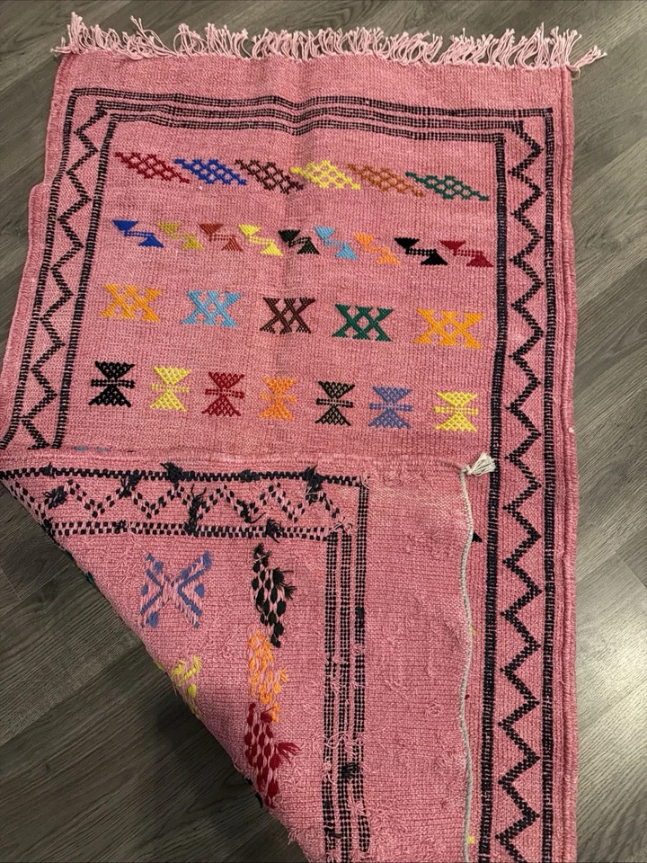 Alfombra tribal marroquí tejida a mano Foto 4 de 4