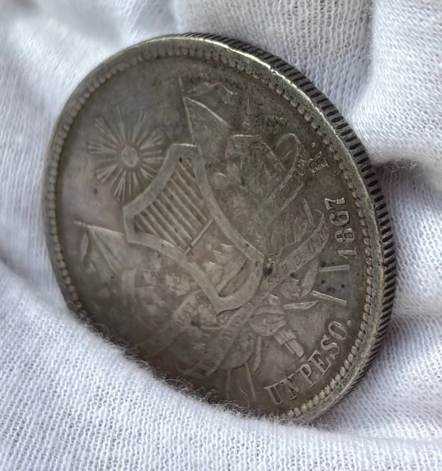 1867 R Guatemala UN PESO 90.3% Silver Rafael Carrera KM#186 - Image 4 of 4