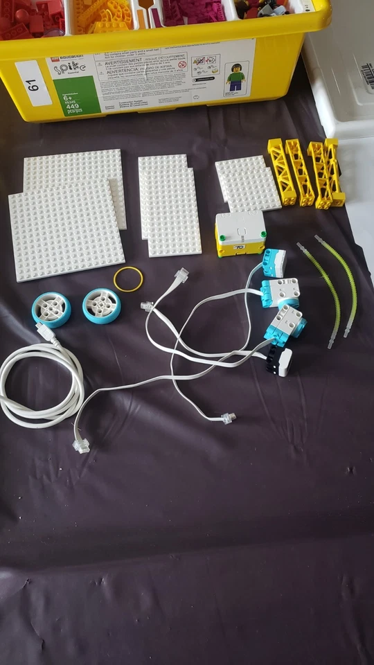 LEGO Education: Spike Essential (45345) Pre-owned Tested NEEDS BATTERY Whs21 - Image 2 of 4