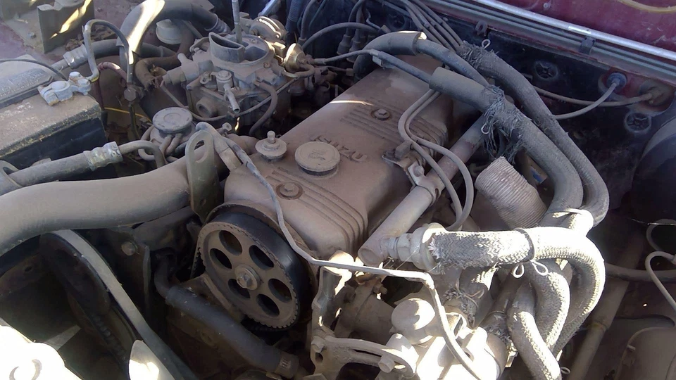 Conjunto de culata Isuzu Pup Pickup 1986-1993 OEM 2,3 L Foto 4 de 4