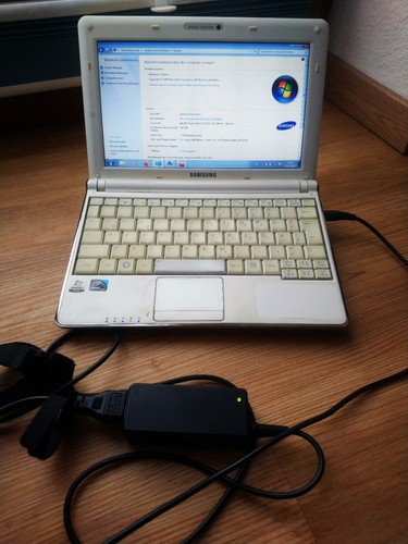 SAMSUNG Netbook N140, WIN7, 2009, mit Ladegerät, Gerät funktioniert, Akku defekt