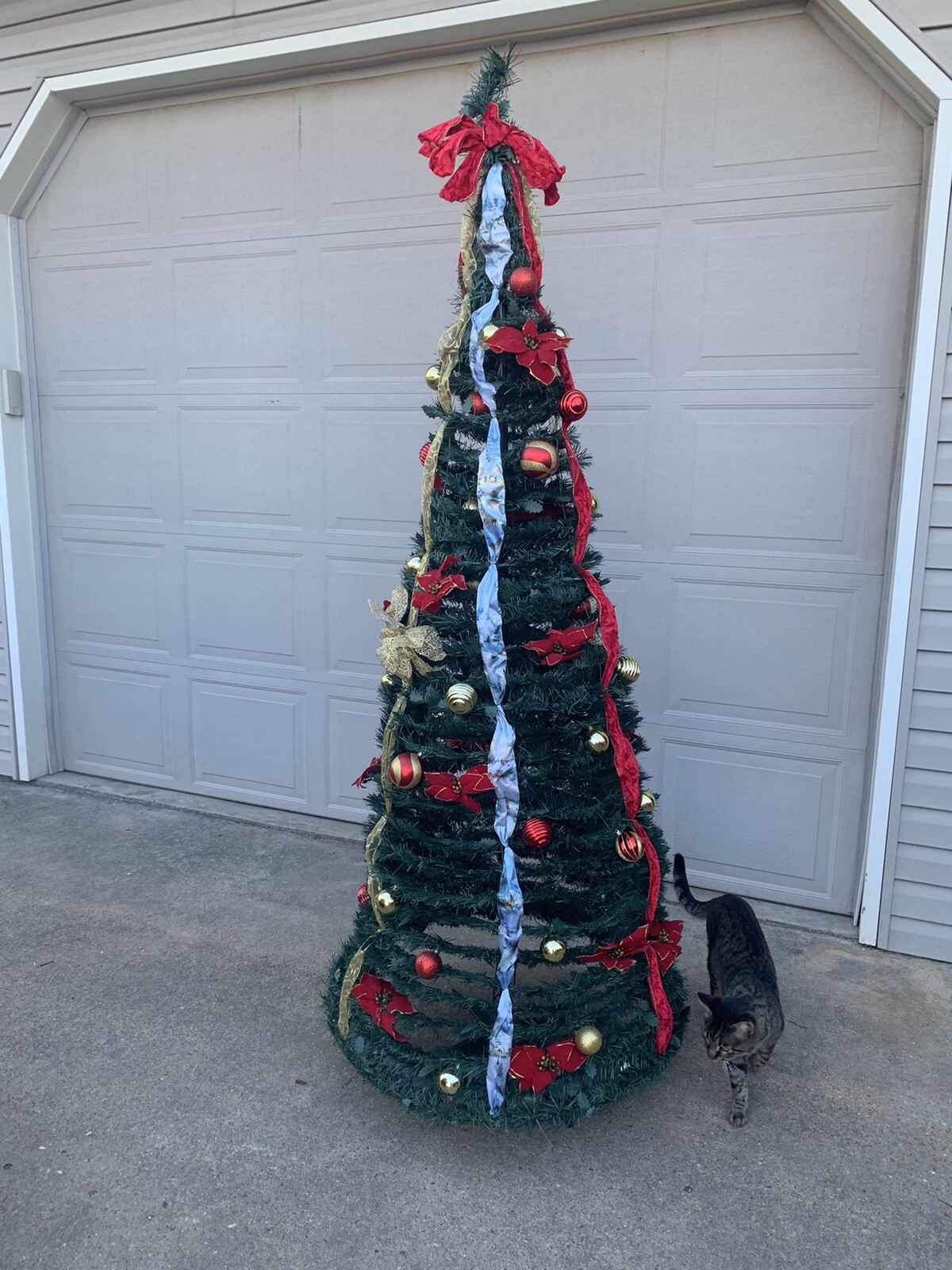 Thomas Kinkade 6' PreLit PullUp Christmas Tree Fully Decorated