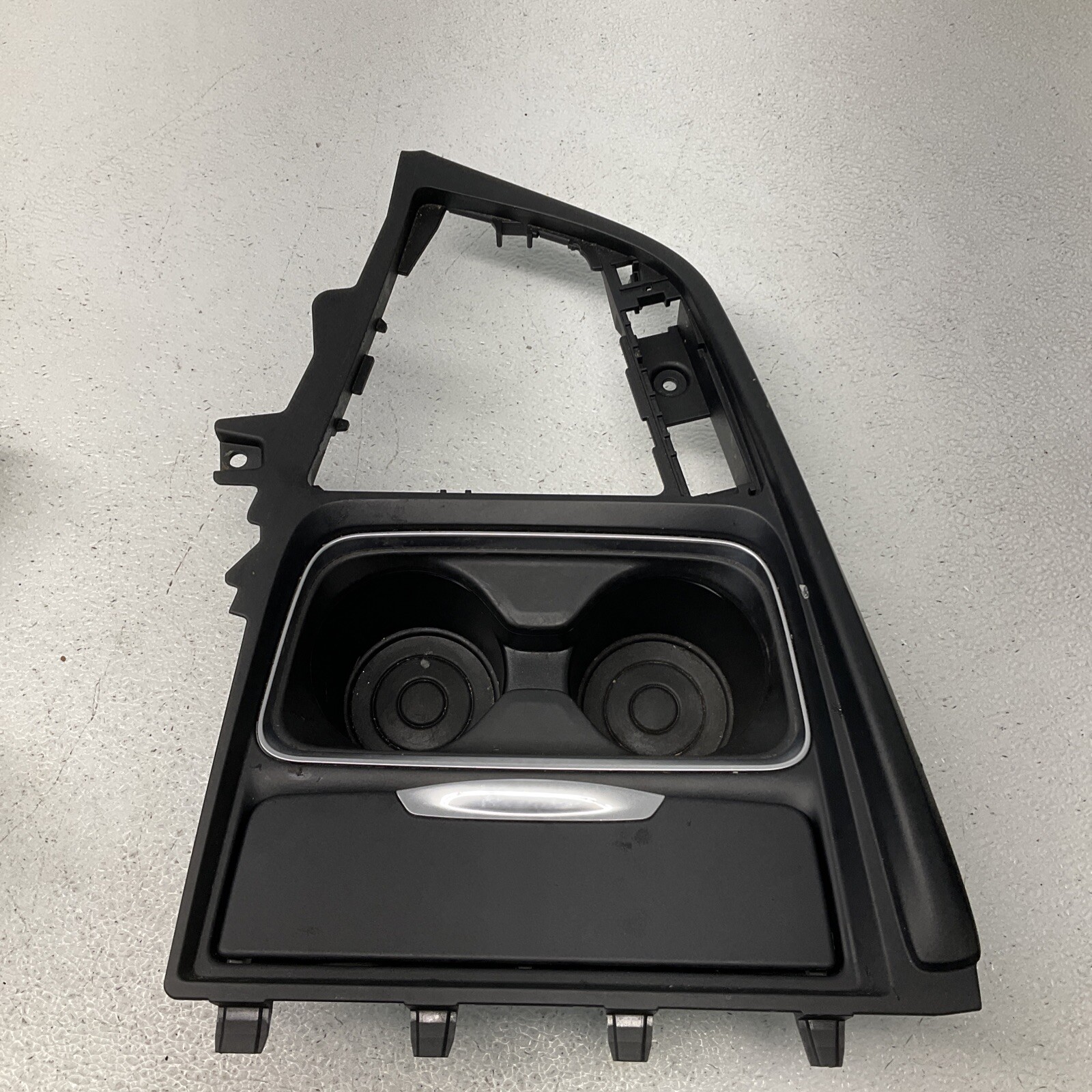 BMW F30 F31 F34 Front Cupholders 105048744 w/ Center Console Trim 